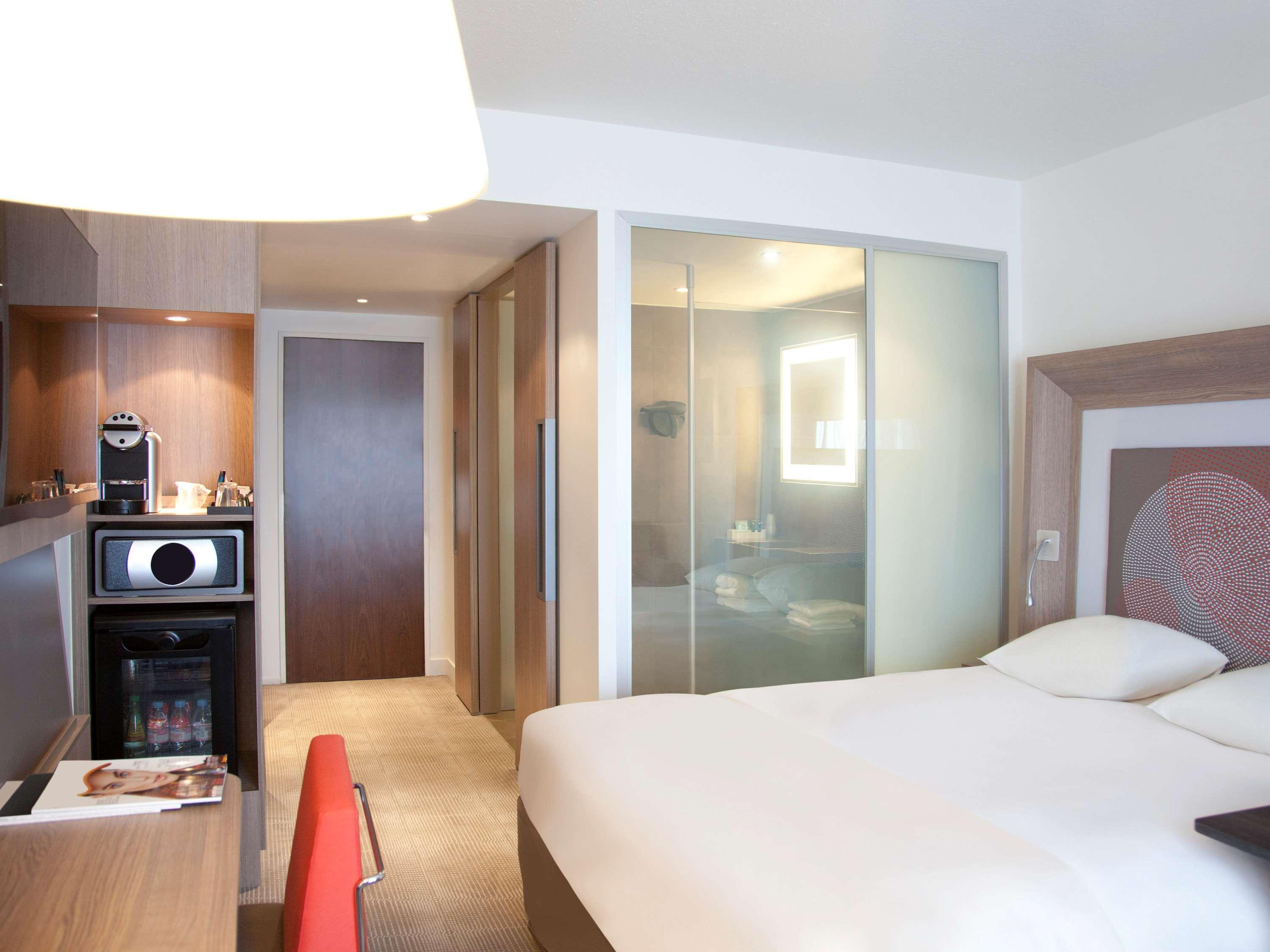 Novotel Paris 17 Bagian luar foto