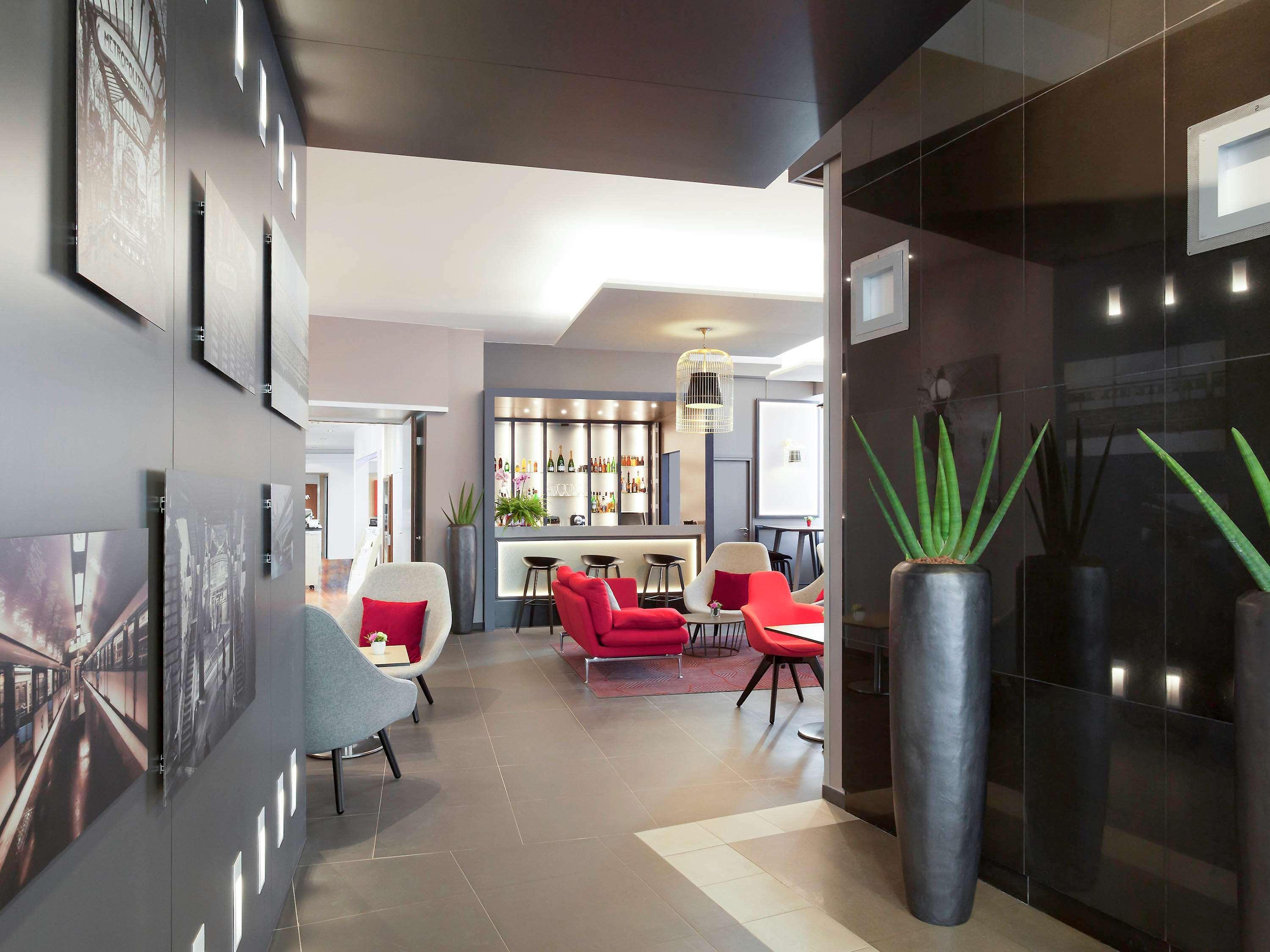 Novotel Paris 17 Bagian luar foto