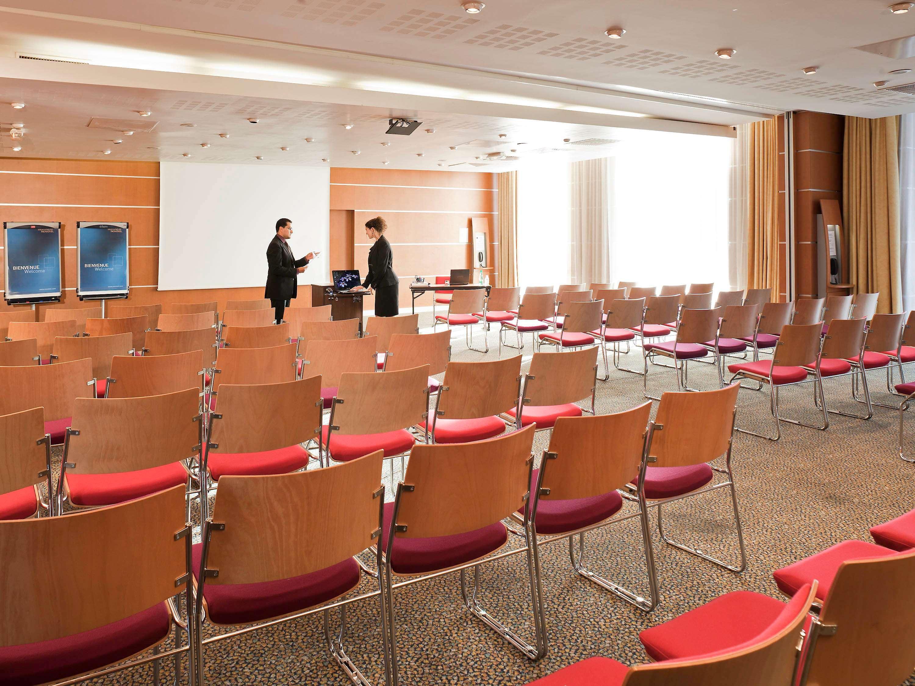 Novotel Paris 17 Bagian luar foto