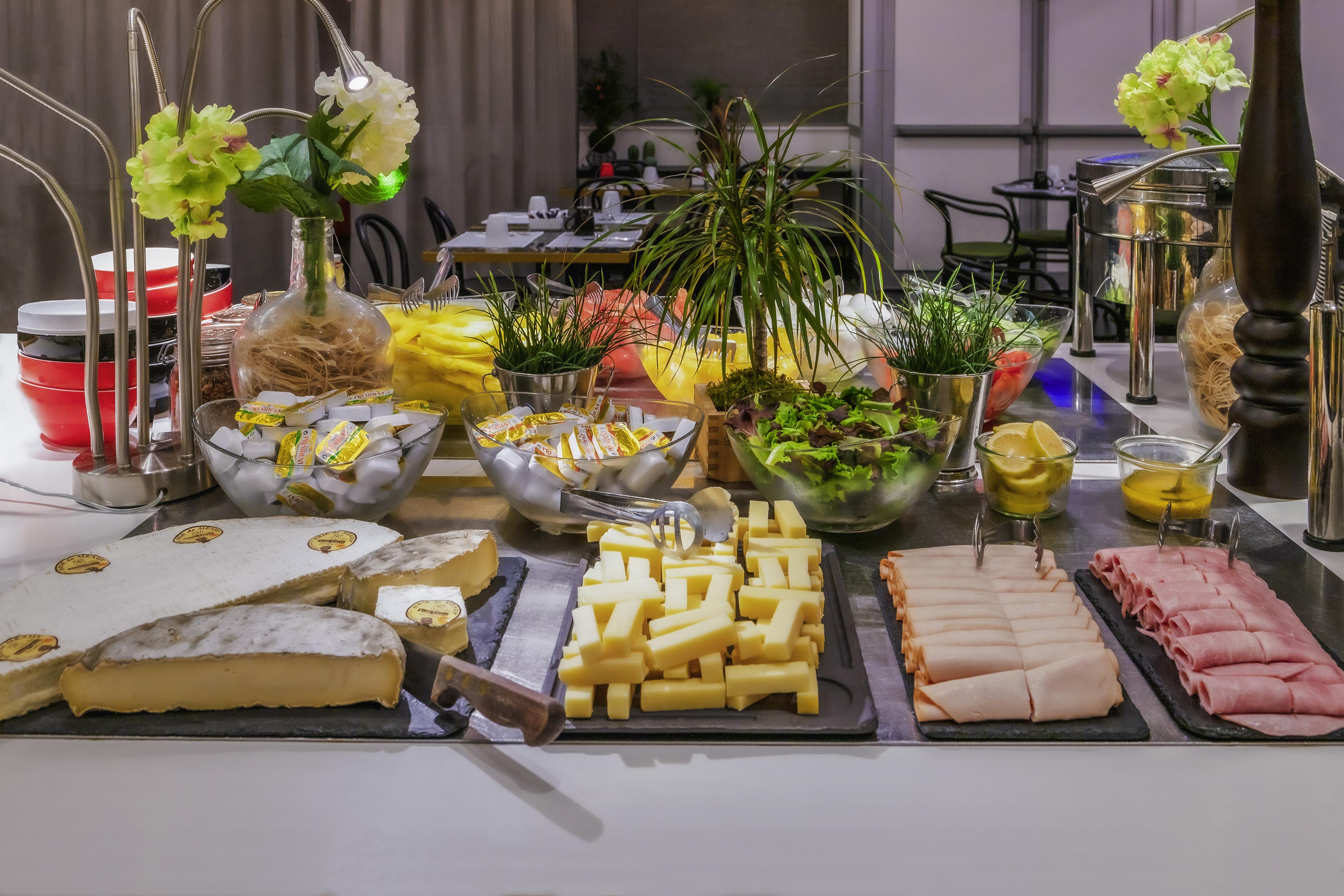 Novotel Paris 17 Bagian luar foto