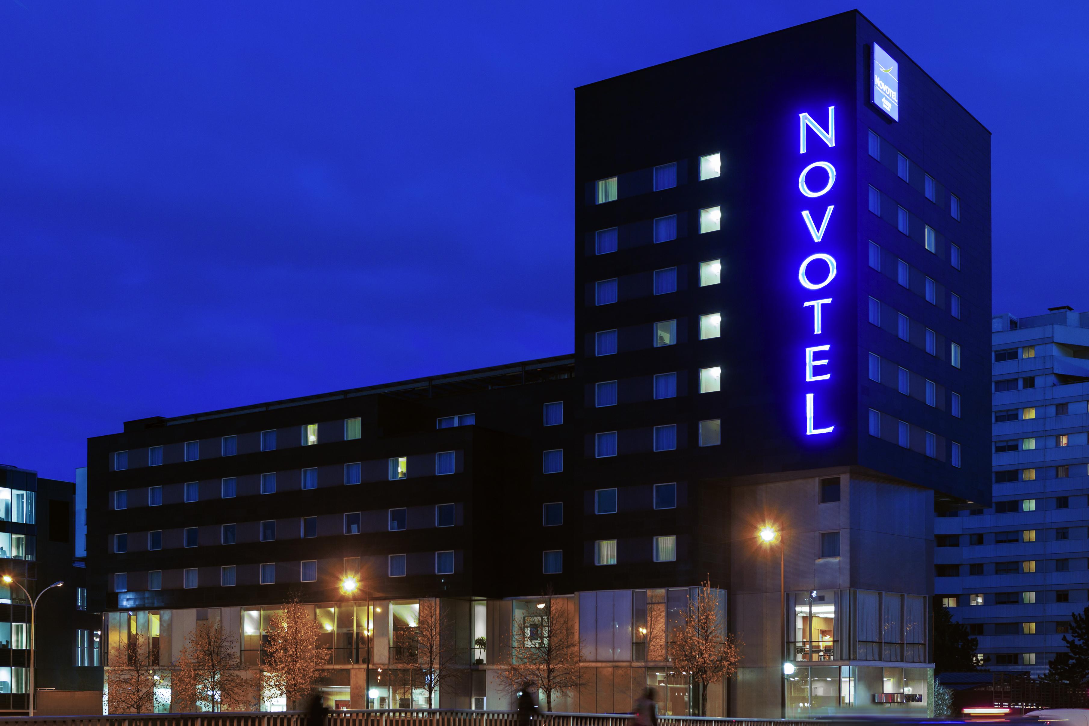 Novotel Paris 17 Bagian luar foto