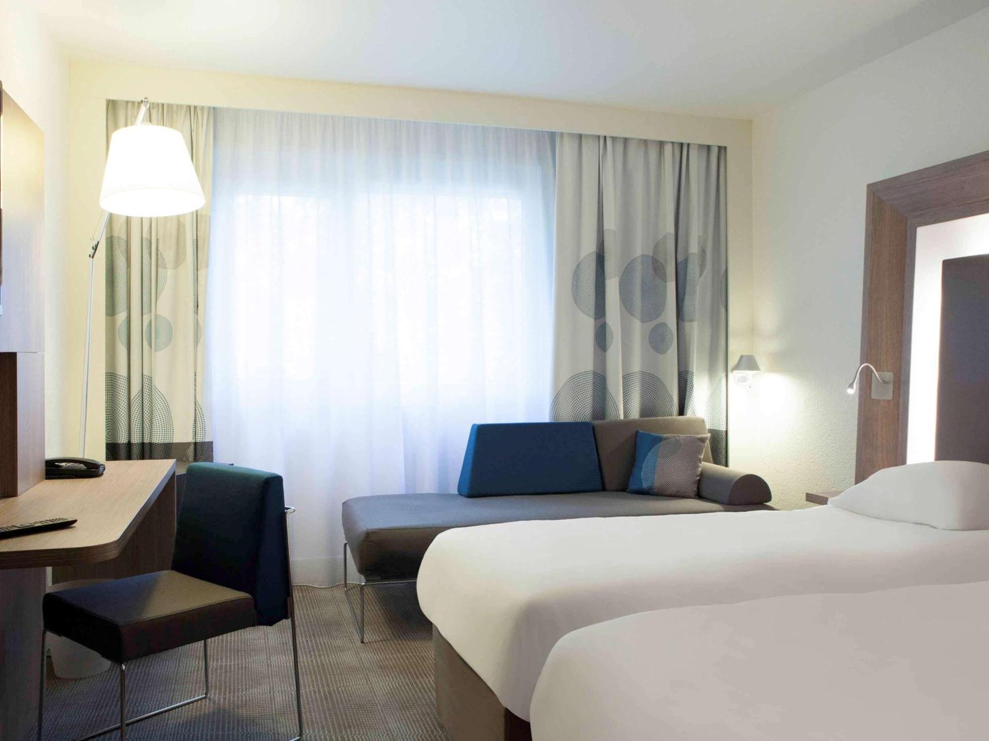 Novotel Paris 17 Bagian luar foto