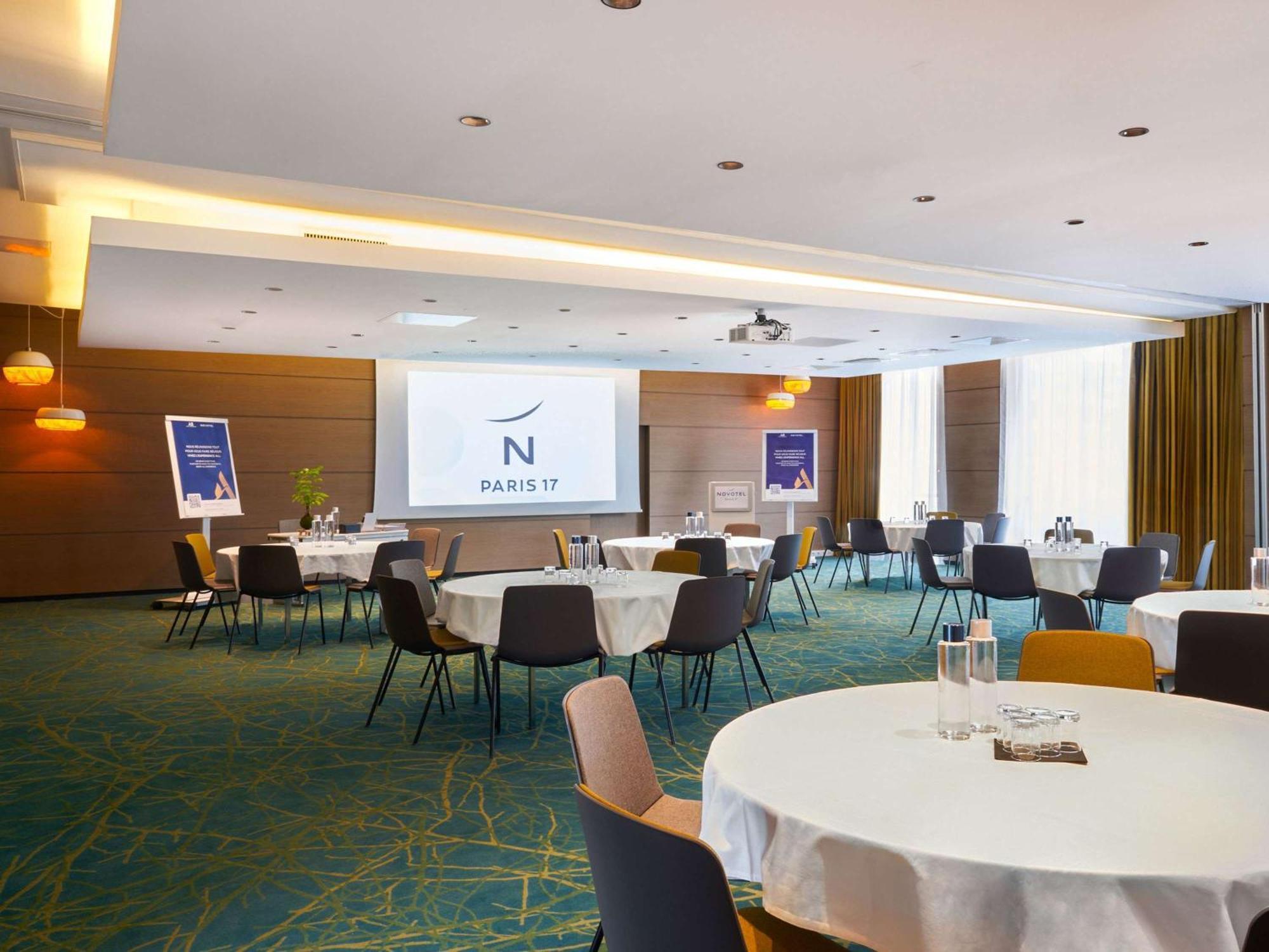 Novotel Paris 17 Bagian luar foto