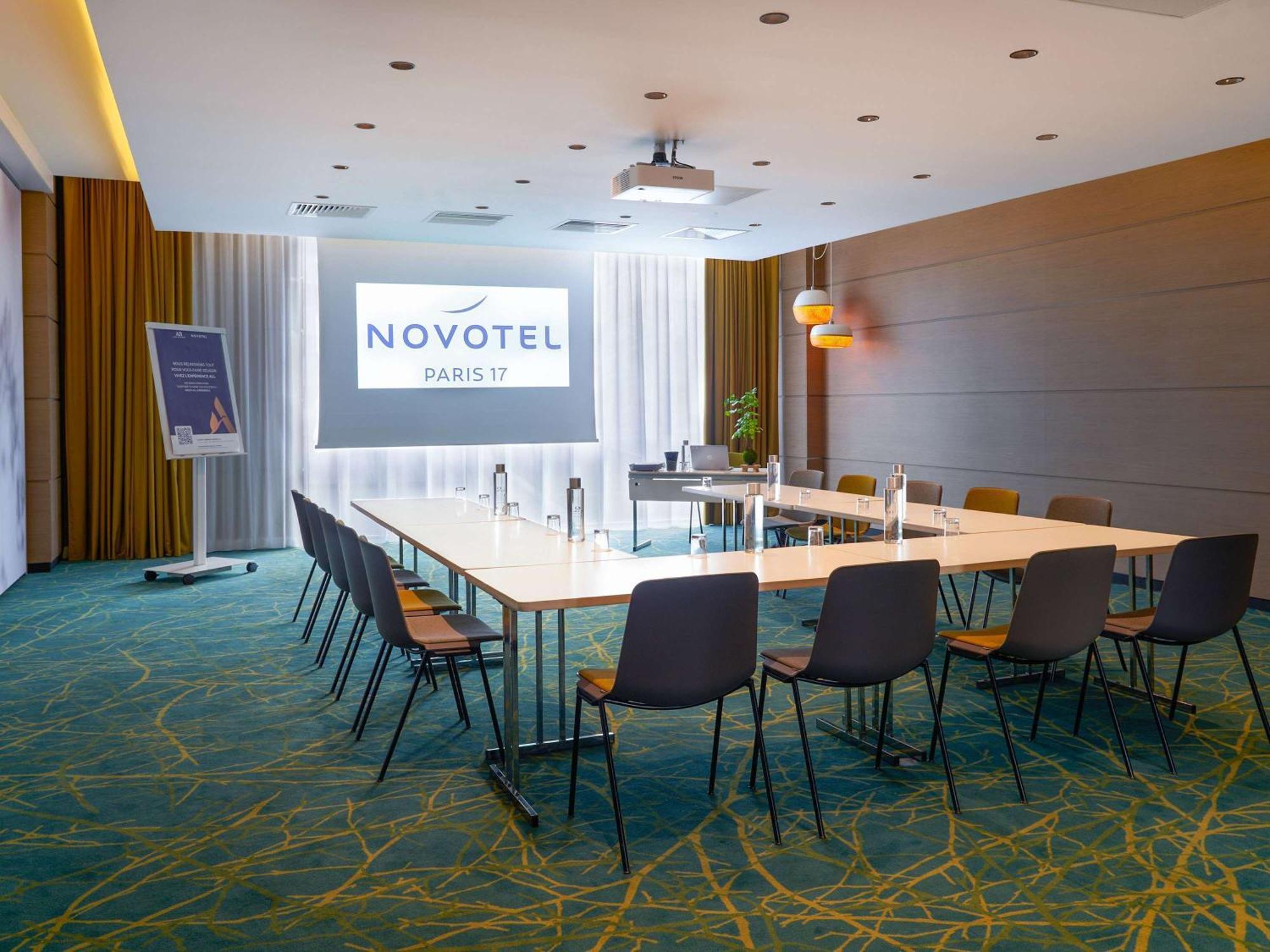 Novotel Paris 17 Bagian luar foto