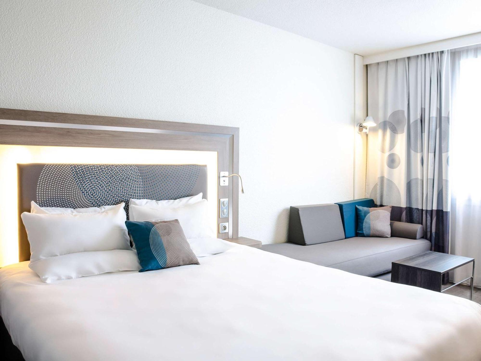 Novotel Paris 17 Bagian luar foto